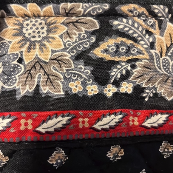 Retired Vera Bradley Petite Paddy in classic back pocketbook - Picture 3 of 5